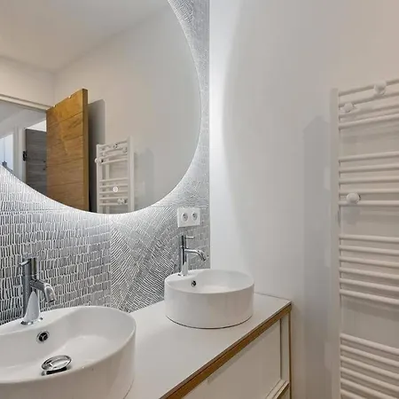 Apartment St. Tropez Superbe T4. Centre Ville, A 100m! *