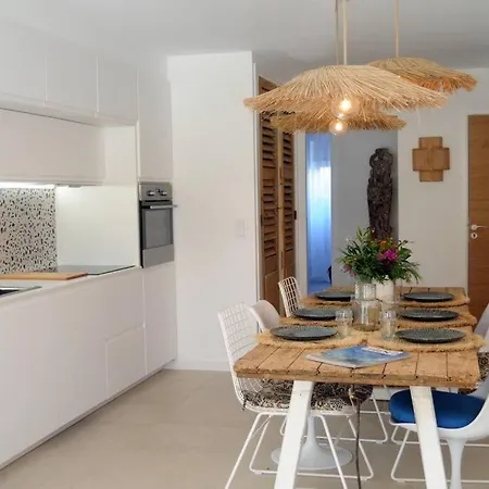 Apartment St. Tropez Superbe T4. Centre Ville, A 100m!