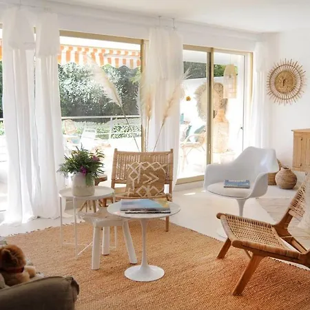 Apartment St. Tropez Superbe T4. Centre Ville, A 100m! *