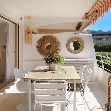 Apartment St. Tropez Superbe T4. Centre Ville, A 100m! *